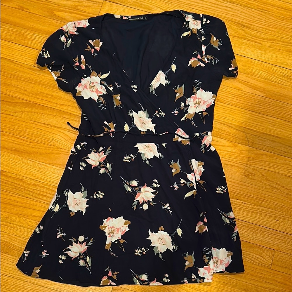 Abercrombie & Fitch Blue Floral wrap mini dress size large